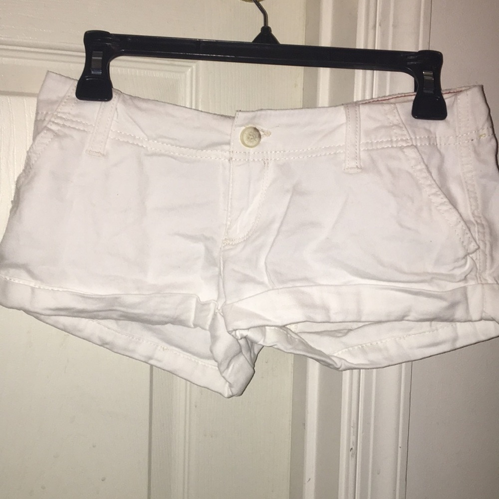 White low rise Hollister shorts